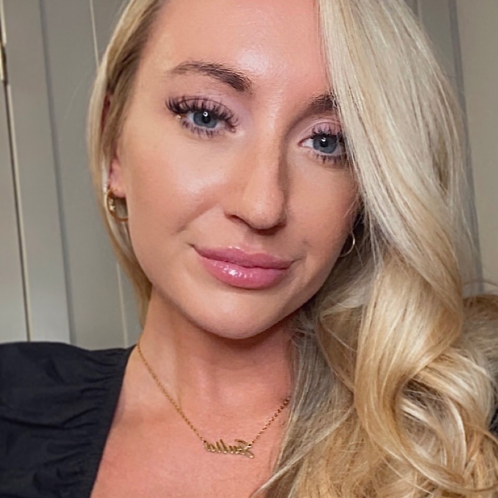 Meet your Posher, Julia